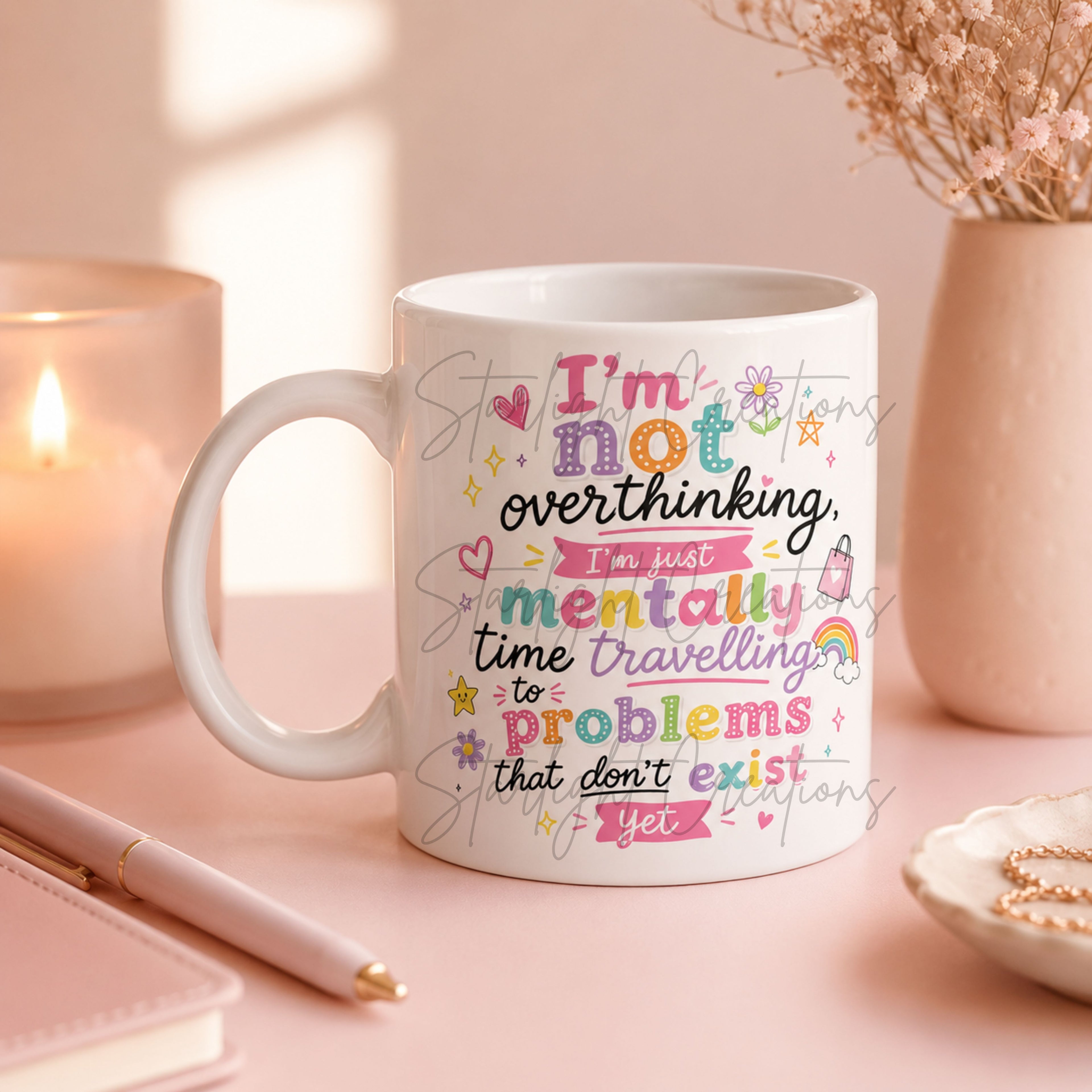 Funny Overthinking Mug – “I’m Not Overthinking, I’m Just Mentally Time Travelling to Problems That Don’t Exist Yet” | Cute Anxiety Coffee Cup Gift | 11oz Ceramic Mug